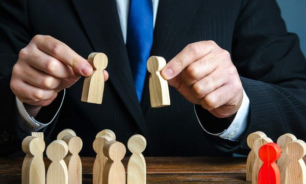 Comment évaluer l'impact des formations en leadership sur la performance des managers intermédiaires ?